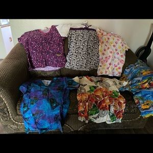 I’m selling a scrub bundle all different brand names and multi colors